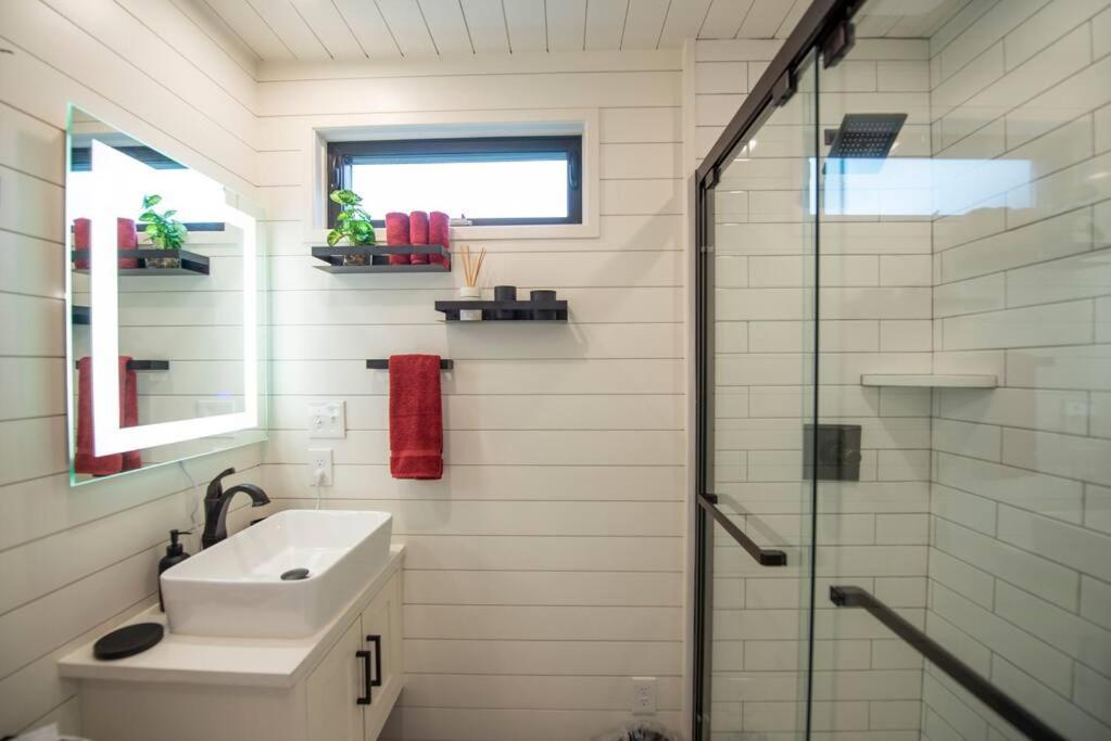 The Merlot House-Container Home 12 Min To Magnolia Bellmead Dış mekan fotoğraf